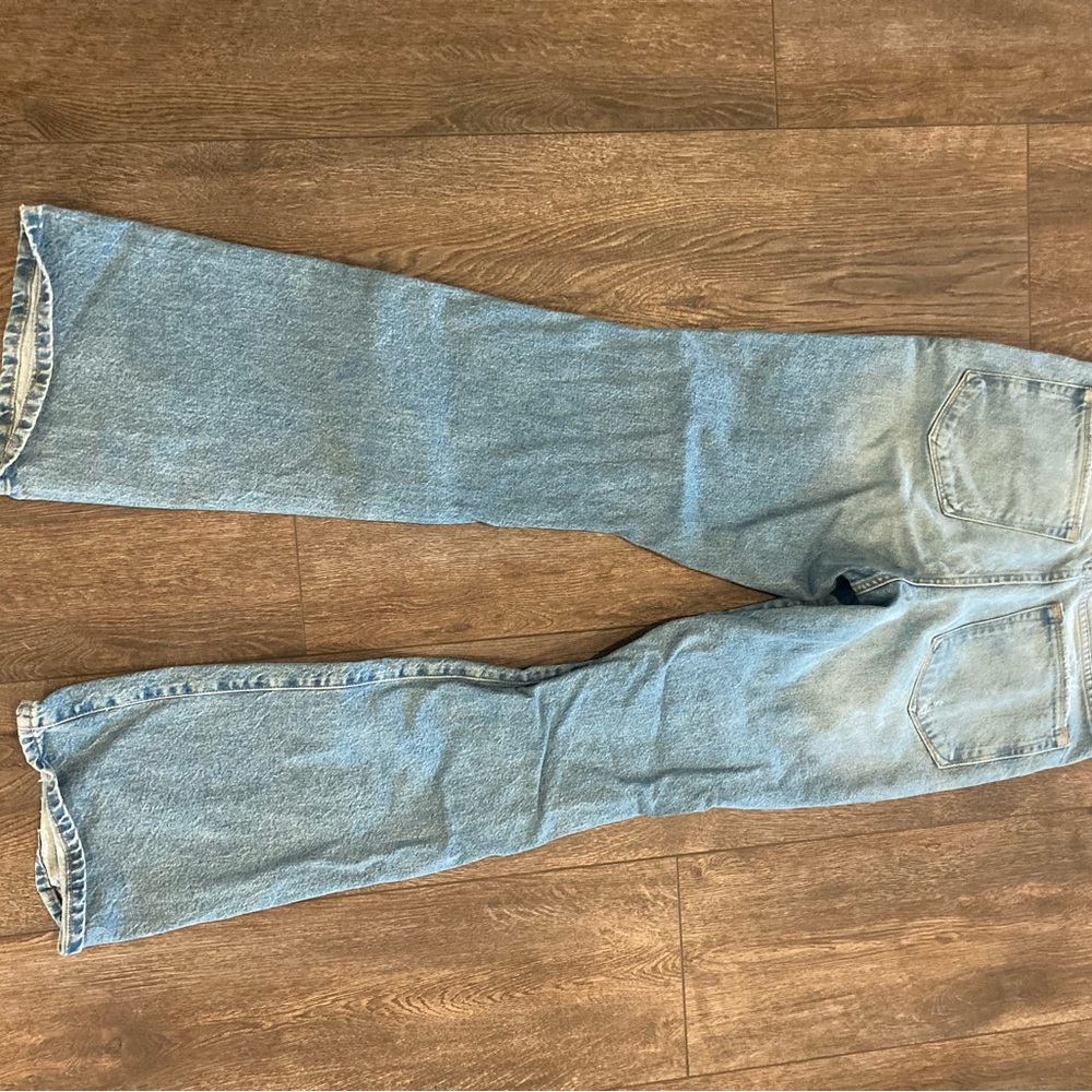 Good American jeans. Worn once, they are way too long for me. Im 5’3.  Size 6